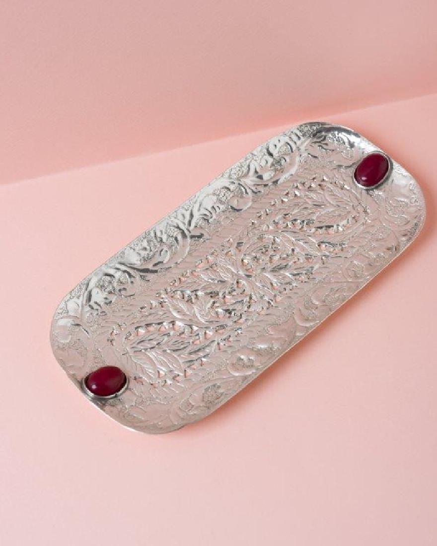Silver MUNAWAR TRAY: Silver MUNAWAR TRAY, Weight 138 g: Flat-rate of $30.00 to anywhere. shipping rates are determined by Parcel weight and destination. Combined shipping: Please ask about combined shipping for multiple l
