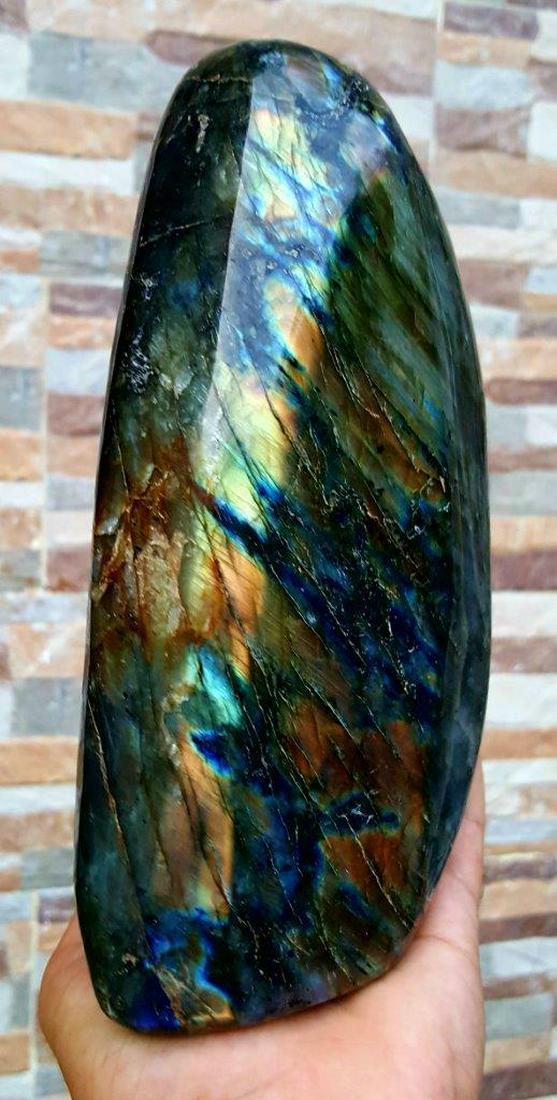 3200 Grams Hand Carved Natural Labradorite Healing: 3200 Grams Hand Carved Natural Labradorite Healing Tumble - 20X11.5X6.5 Cm : Flat-rate of $75.00 to anywhere. shipping rates are determined by Parcel weight and destination. Combined shipping: Please