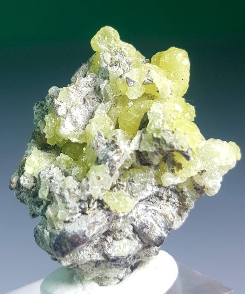 14.9 Grams Lemon Yellow Brucite Mineral: 14.9 Grams Lemon Yellow Brucite Mineral : Flat-rate of $23.00 to anywhere. shipping rates are determined by Parcel weight and destination. Combined shipping: We offer combine shipping on multiple item