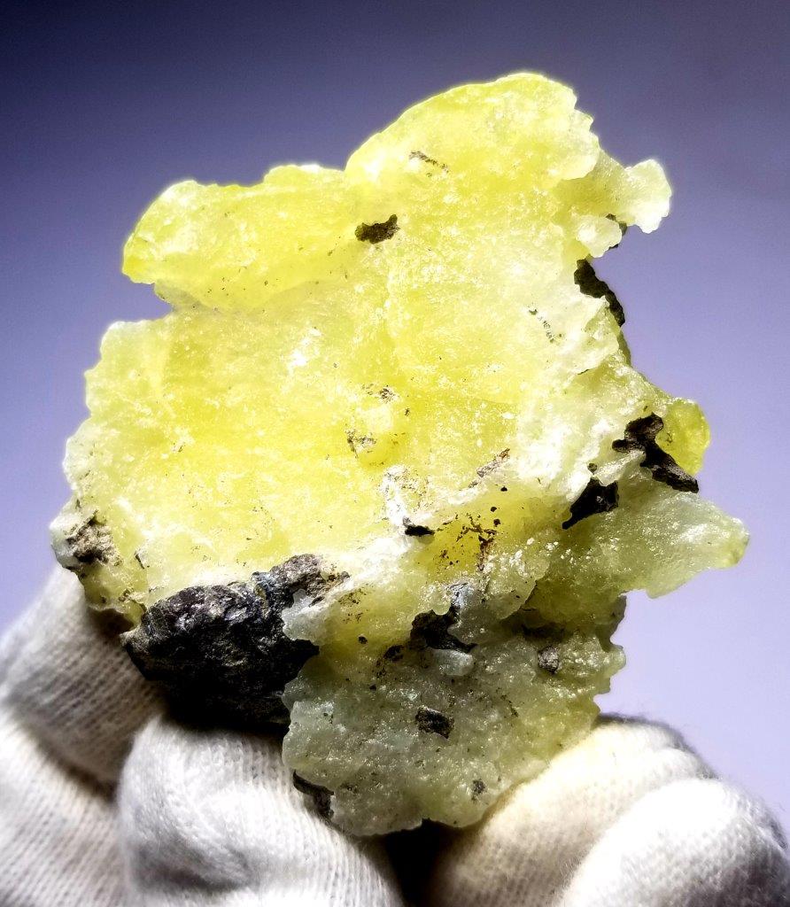 110.5 Carats Lemon Yellow Brucite Crystal: 110.5 Carats Lemon Yellow Brucite Crystal with Mother Rock - 54 47 14 mm : Flat-rate of $23.00 to anywhere. shipping rates are determined by Parcel weight and destination. Combined shipping: We offer 