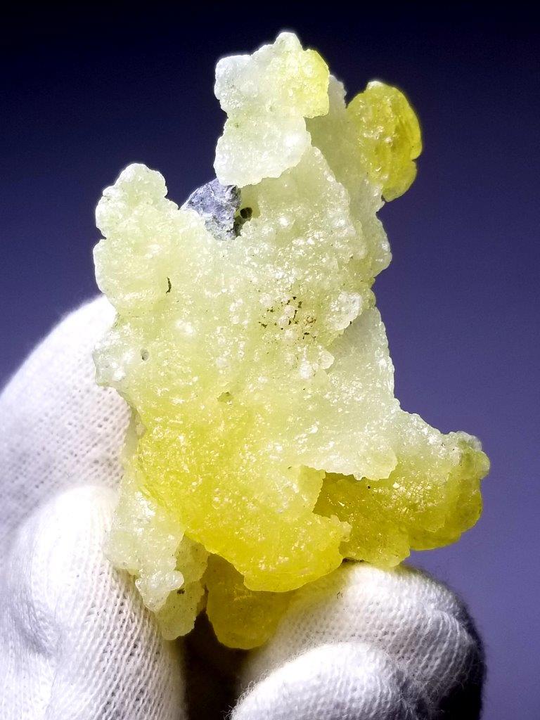 103 Carats Lemon Yellow Brucite Crystal: 103 Carats Lemon Yellow Brucite Crystal with Mother Rock - 55 34 20 mm : Flat-rate of $23.00 to anywhere. shipping rates are determined by Parcel weight and destination. Combined shipping: We offer co