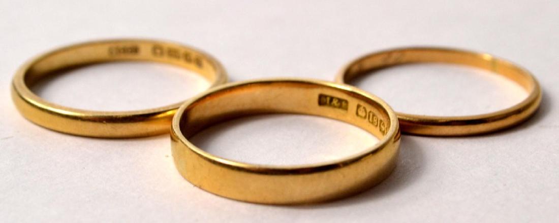 3 wedding bands, all 18ct, gross 9,2g, sizes U, and (1 of 5)