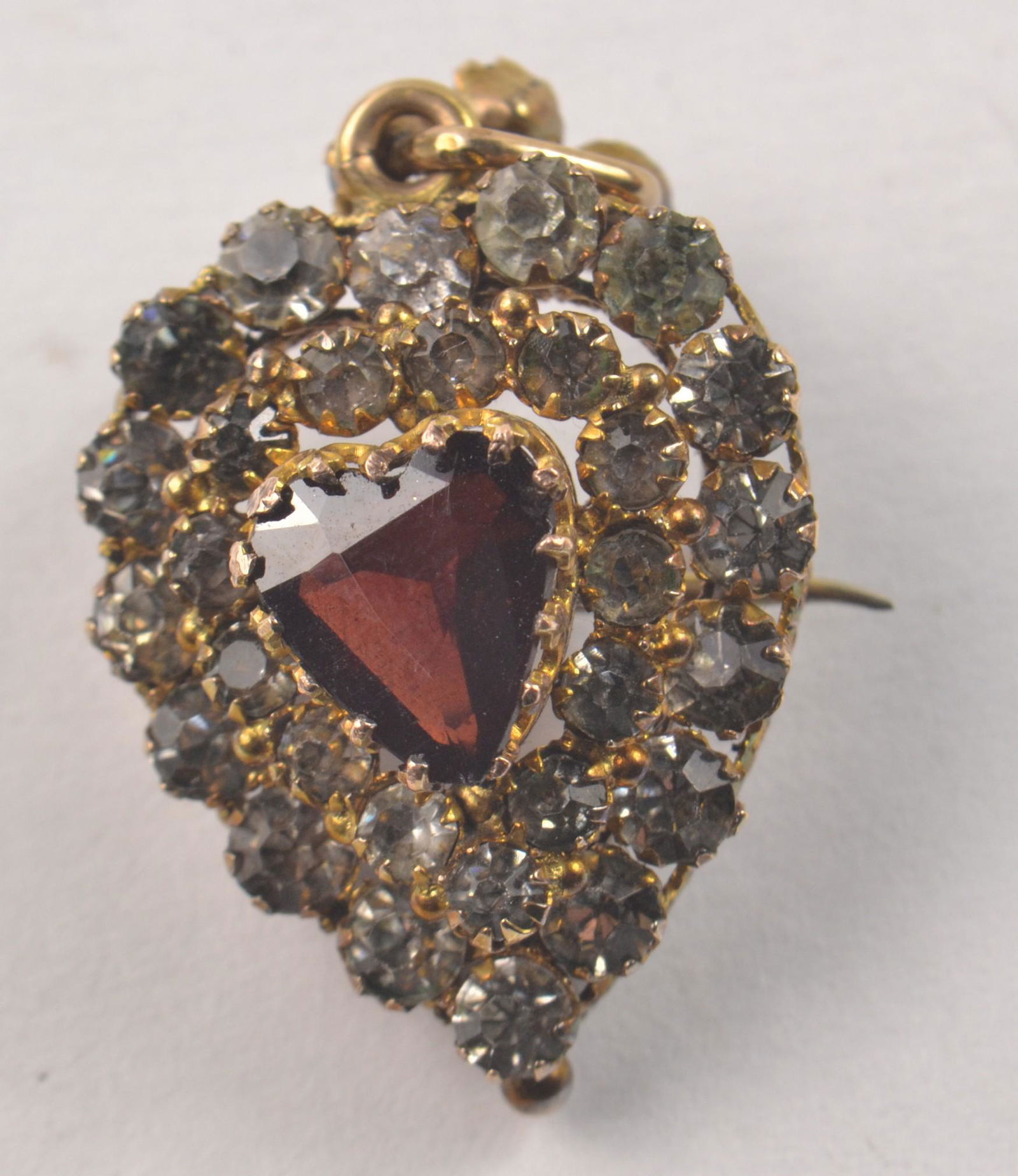Early Victorian 9ct heart shaped pendant/brooch (1 of 5)