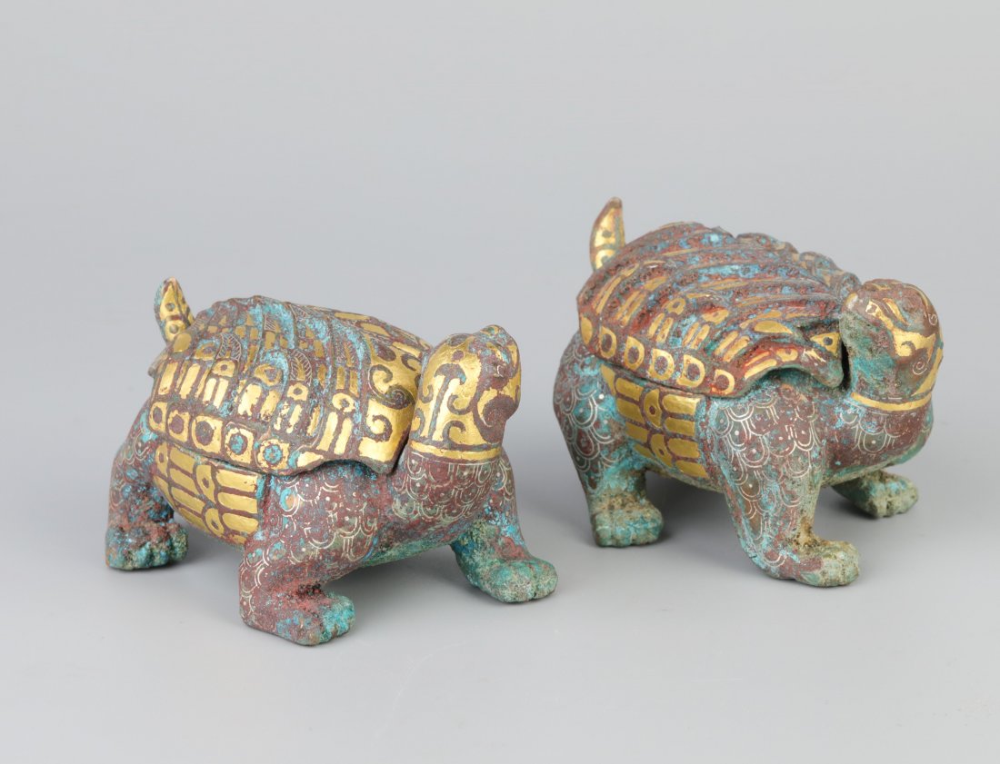 Decorative Boxes (Warring States Period): Pair of turtle shape decorative boxes made of bronze with gold and silver inlay. (Warring States Period); Height: 5.4cm Width: 8.4cm