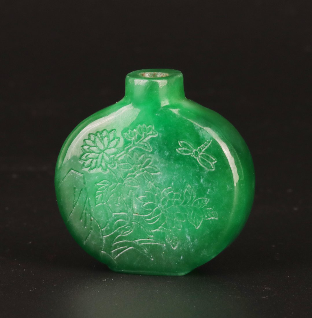 Jadeite Snuff Bottle (Qing Dynasty) (1 of 6)