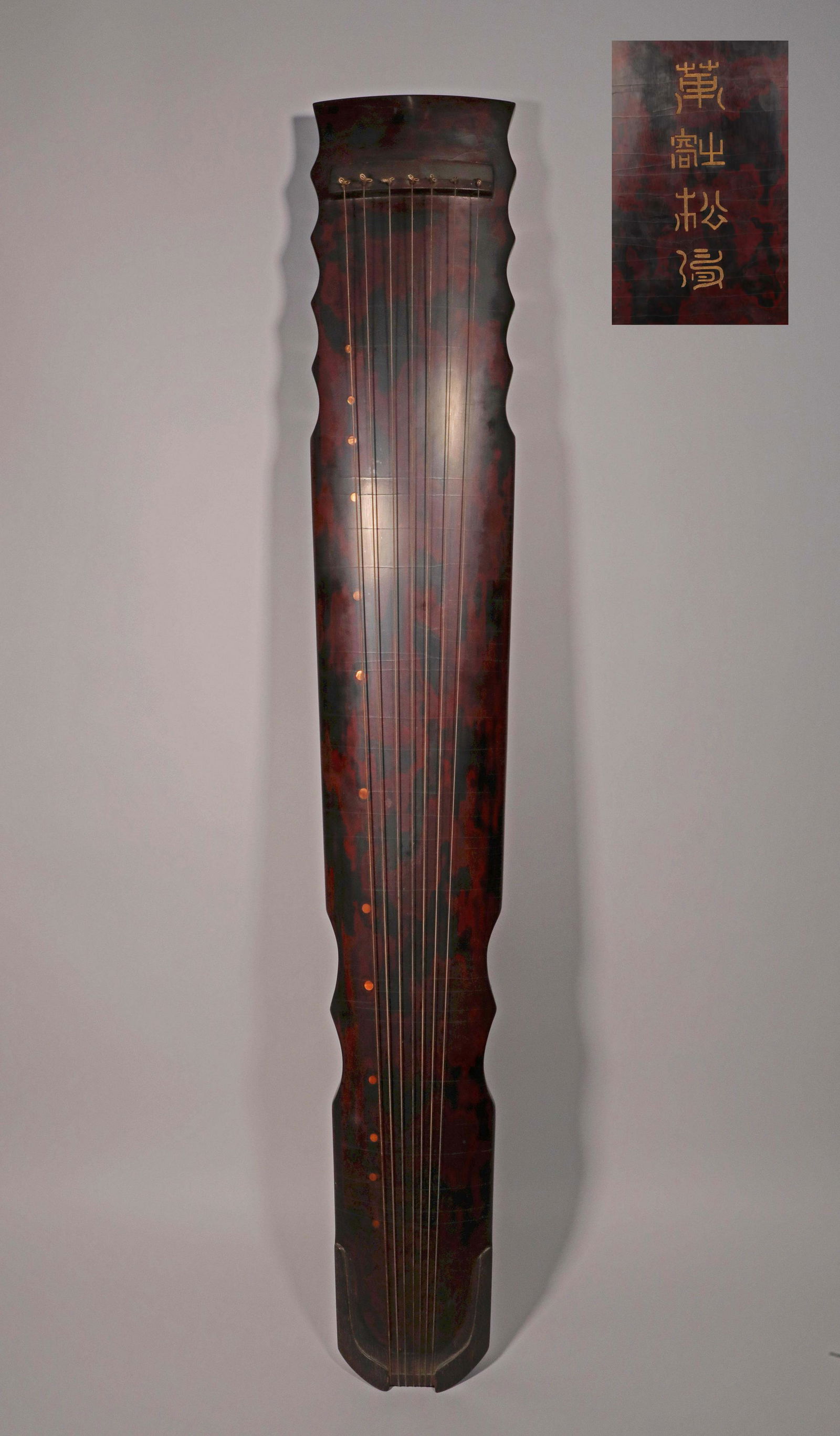 A CHINESE ANTIQUE GUQIN (1 of 10)
