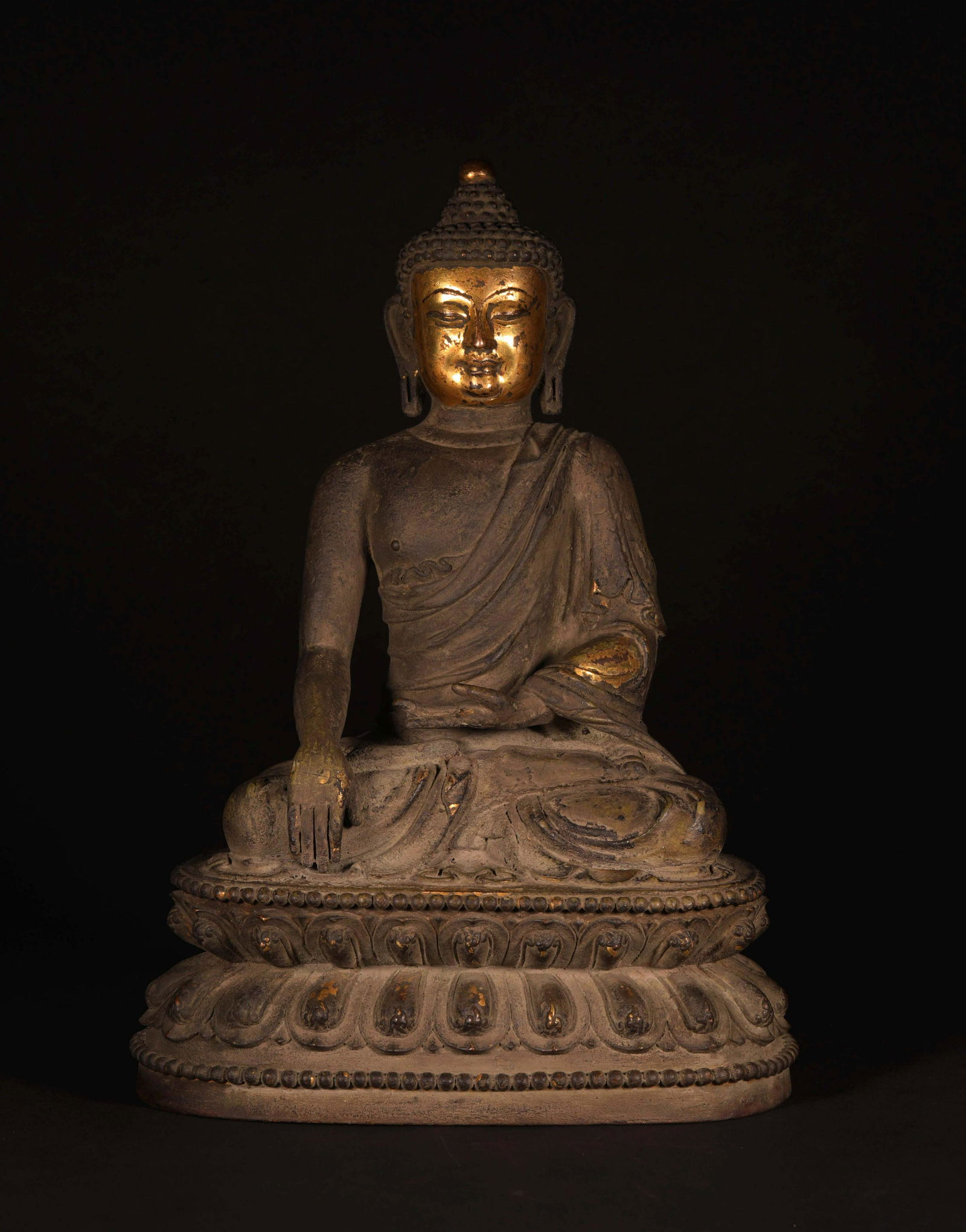 ANTIQUE GILT BRONZE BUDDHA STATUE (1 of 13)