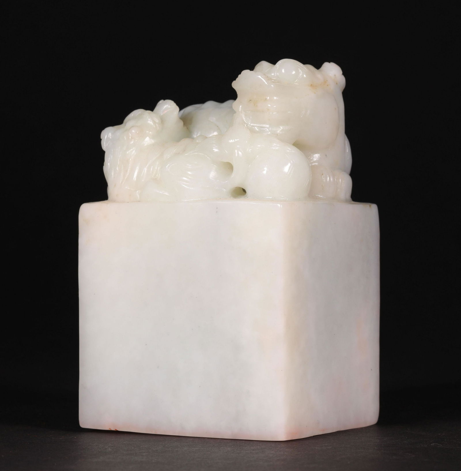 AN ANTIQUE JADE OFFICIAL SEAL (1 of 8)