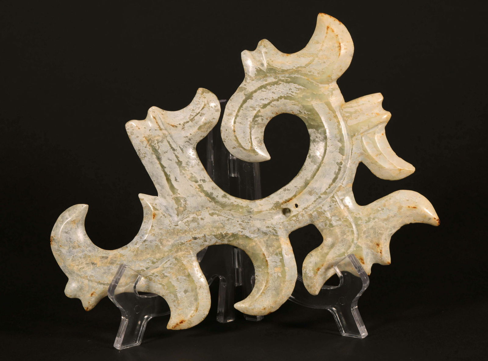 AN OLD JADE PENDANT (1 of 7)