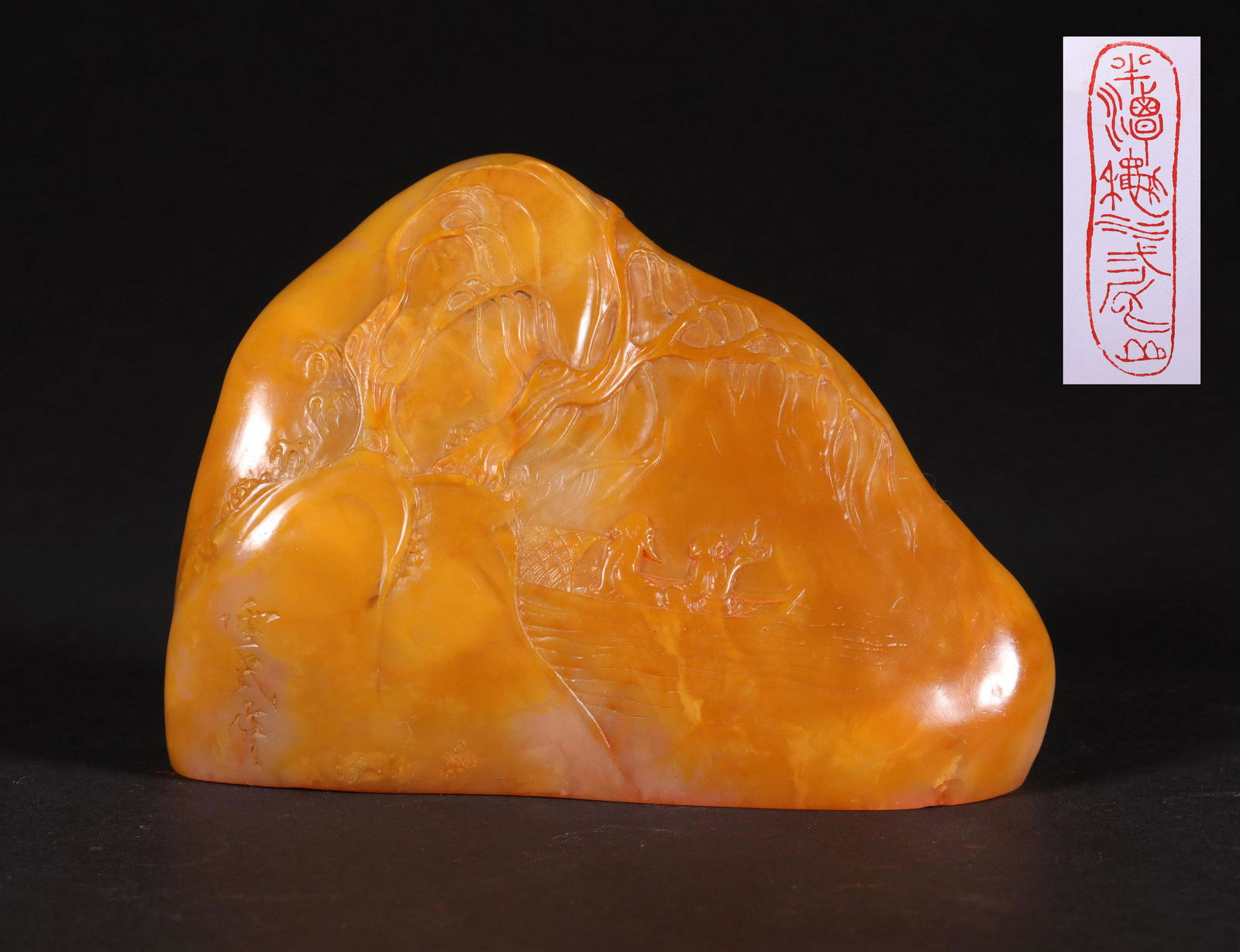 A CHINESE TIANHUANG STONE SEAL: A CHINESE TIANHUANG STONE SEAL, INSCRIBED BY "WANG XUE MING" & HAND CRAFT CHINESE INSCRIPTION ON THE SIDE;(THE REPUBLIC ERA 1911-1949); H:6.5cm W:9cm wt:197g