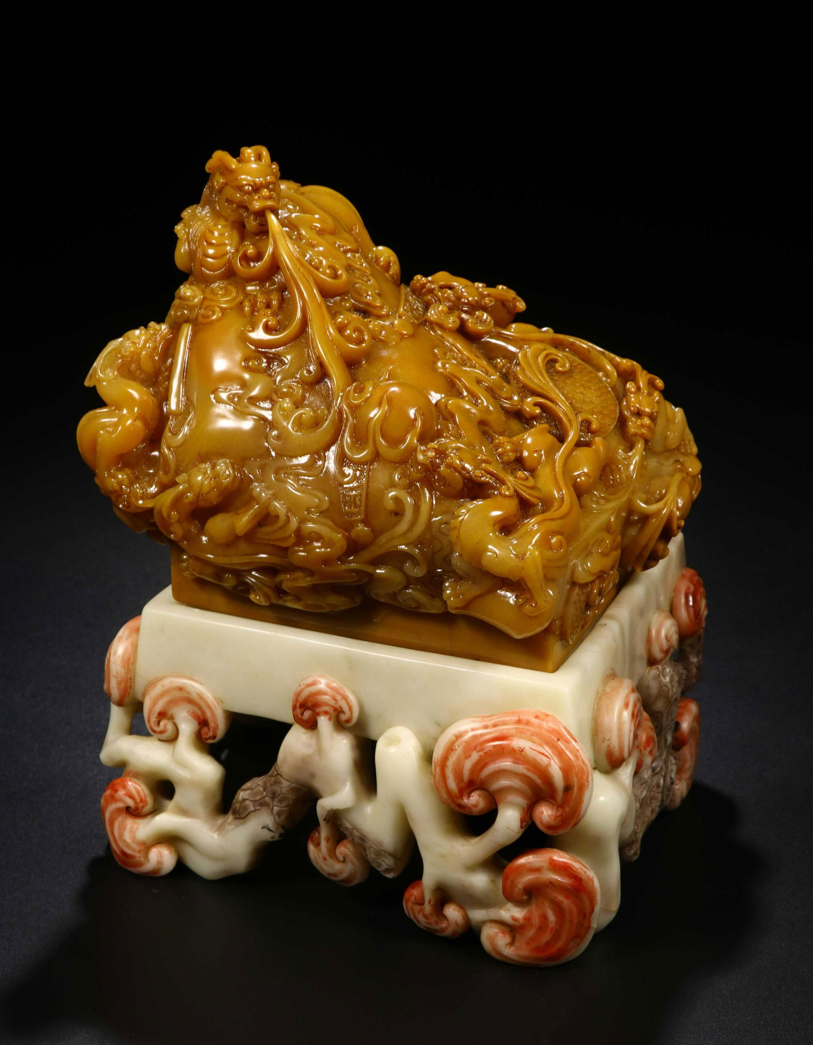 A CHINESE TIANHUANG STONE SEAL (1 of 9)