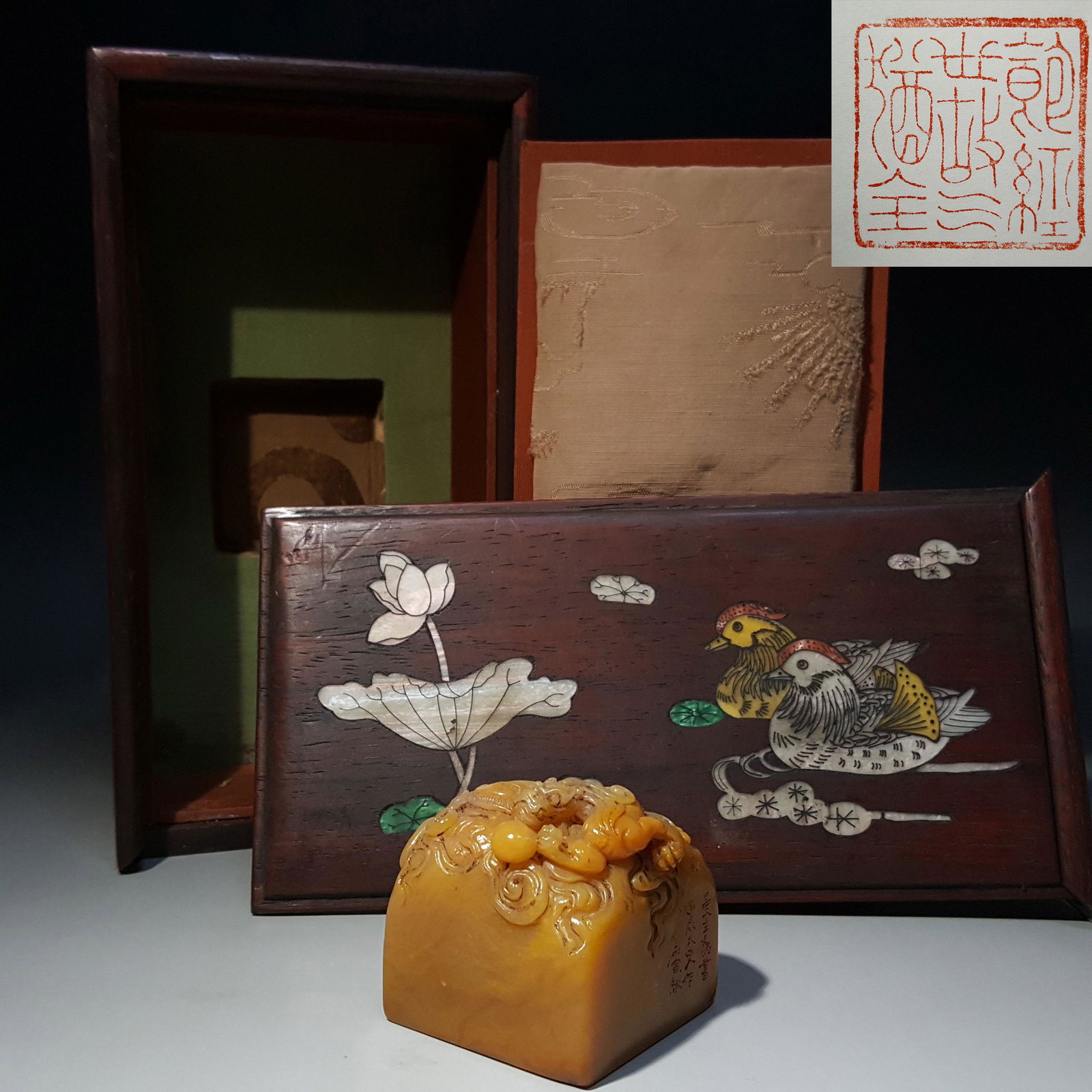 A CHINESE VINTAGE TIAN HUANG STONE SEAL (1 of 9)
