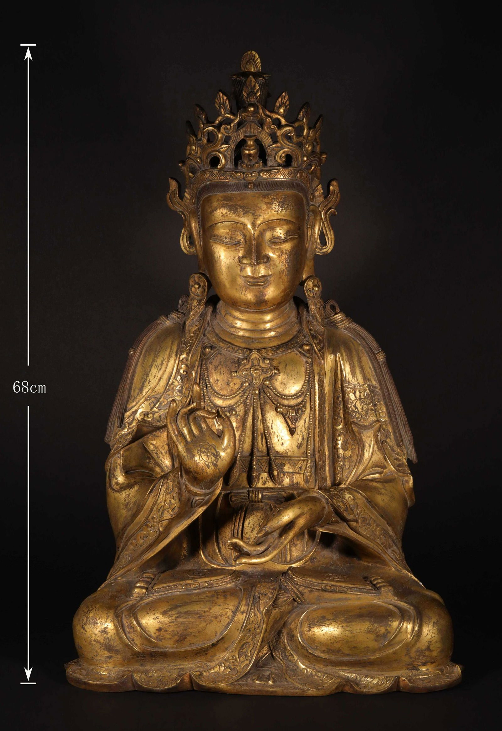 AN ANTIQUE GILT BRONZE BUDDHA STATUE (1 of 11)