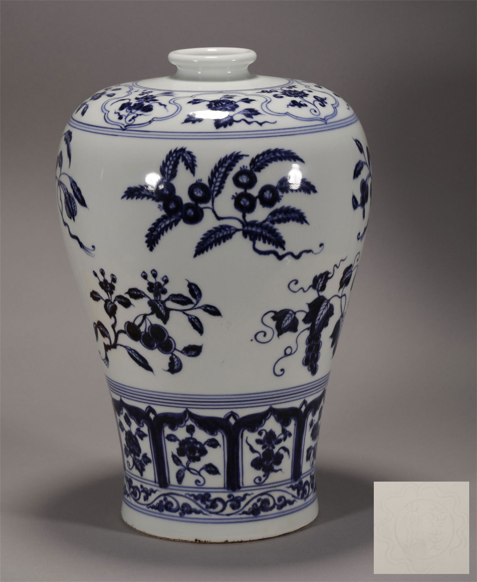 A BLUE-AND-WHITE GLAZE PLUM VASE (1 of 8)