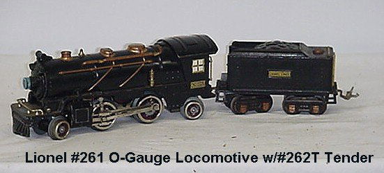 1 LIONEL #261 O-GAUGE LOCOMOTIVE W/262T TENDER (Mis: 1 LIONEL #261 O-GAUGE LOCOMOTIVE W/262T TENDER (Missing Trim on rear of tender C-9)