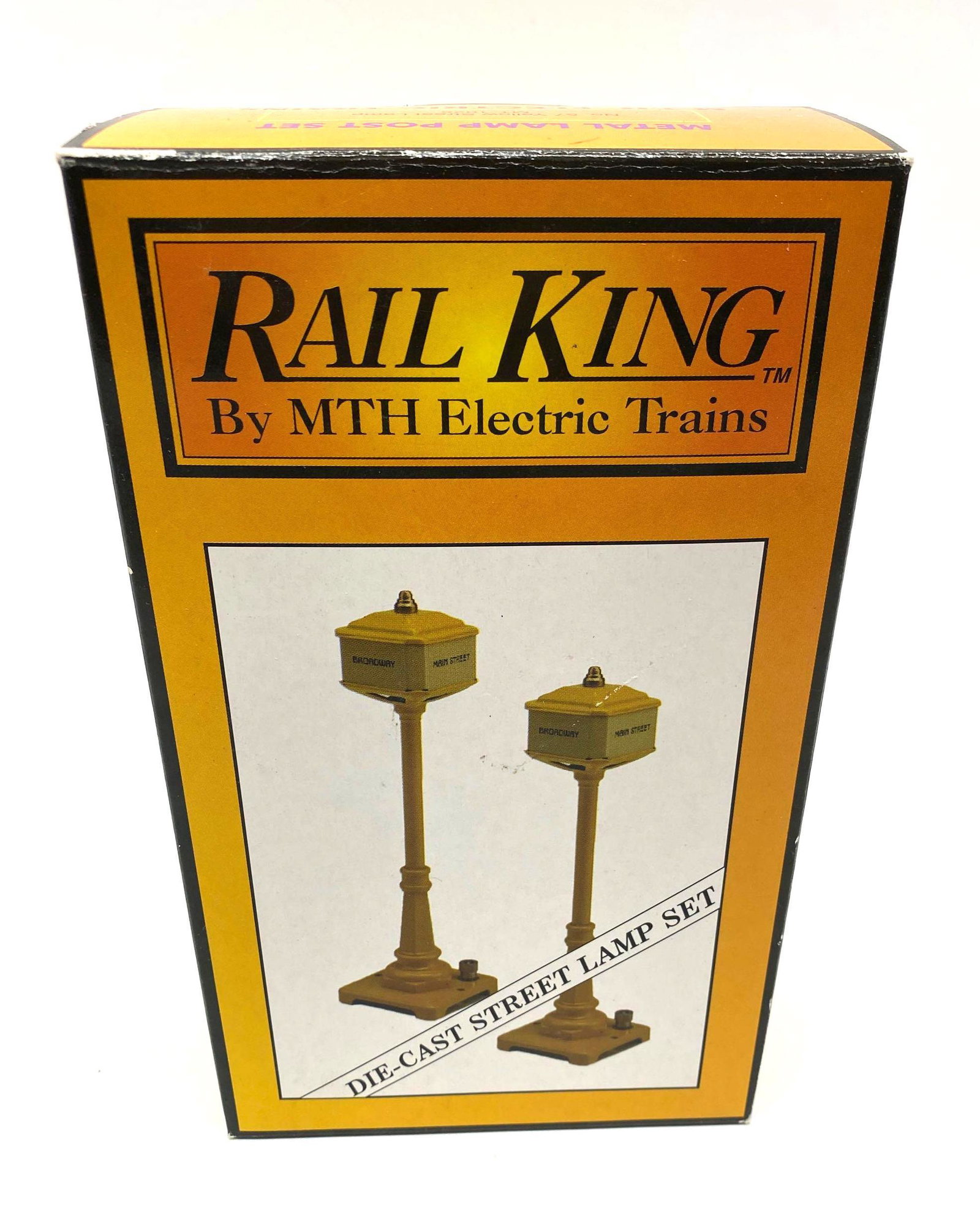 Rail King Metal Lamp Post Set : Rail King MT-1028. New in the box. O Gauge.