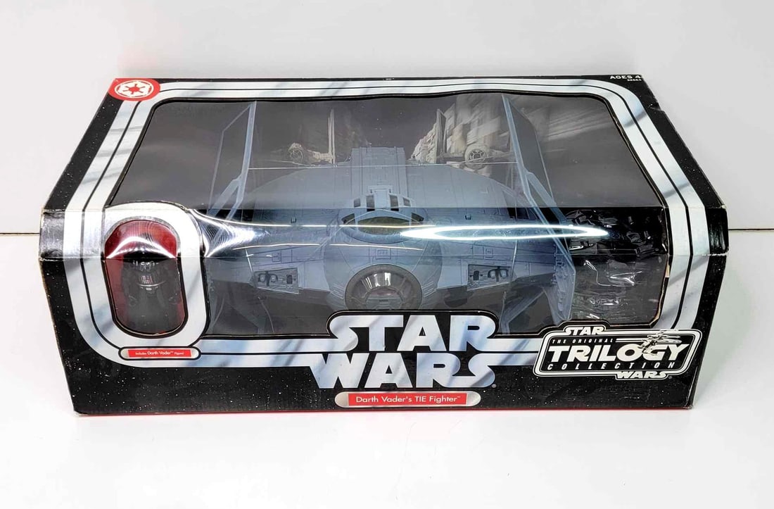 Darth Vaders TIE Fighter - Hasbro 2004 (1 of 7)