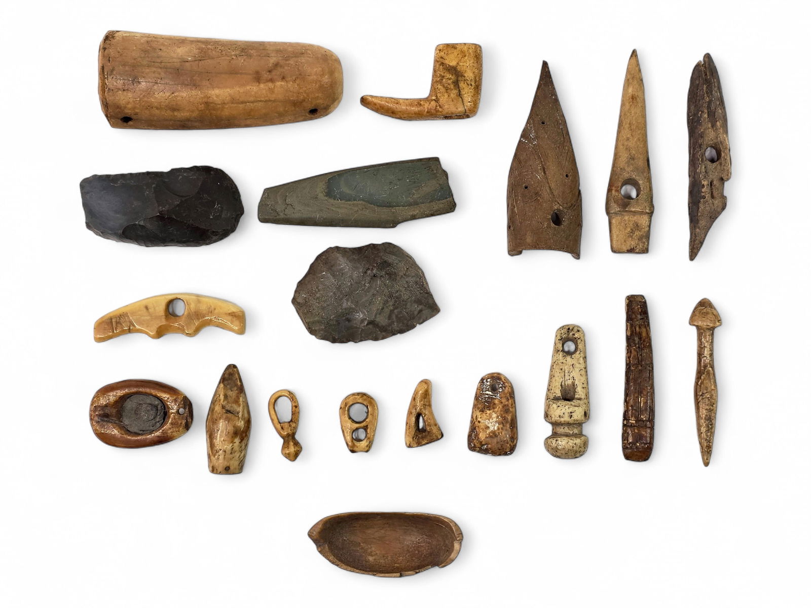 19x Alaska Native Artifacts - Flint, Knife Blade, Pendants & More (1 of 8)