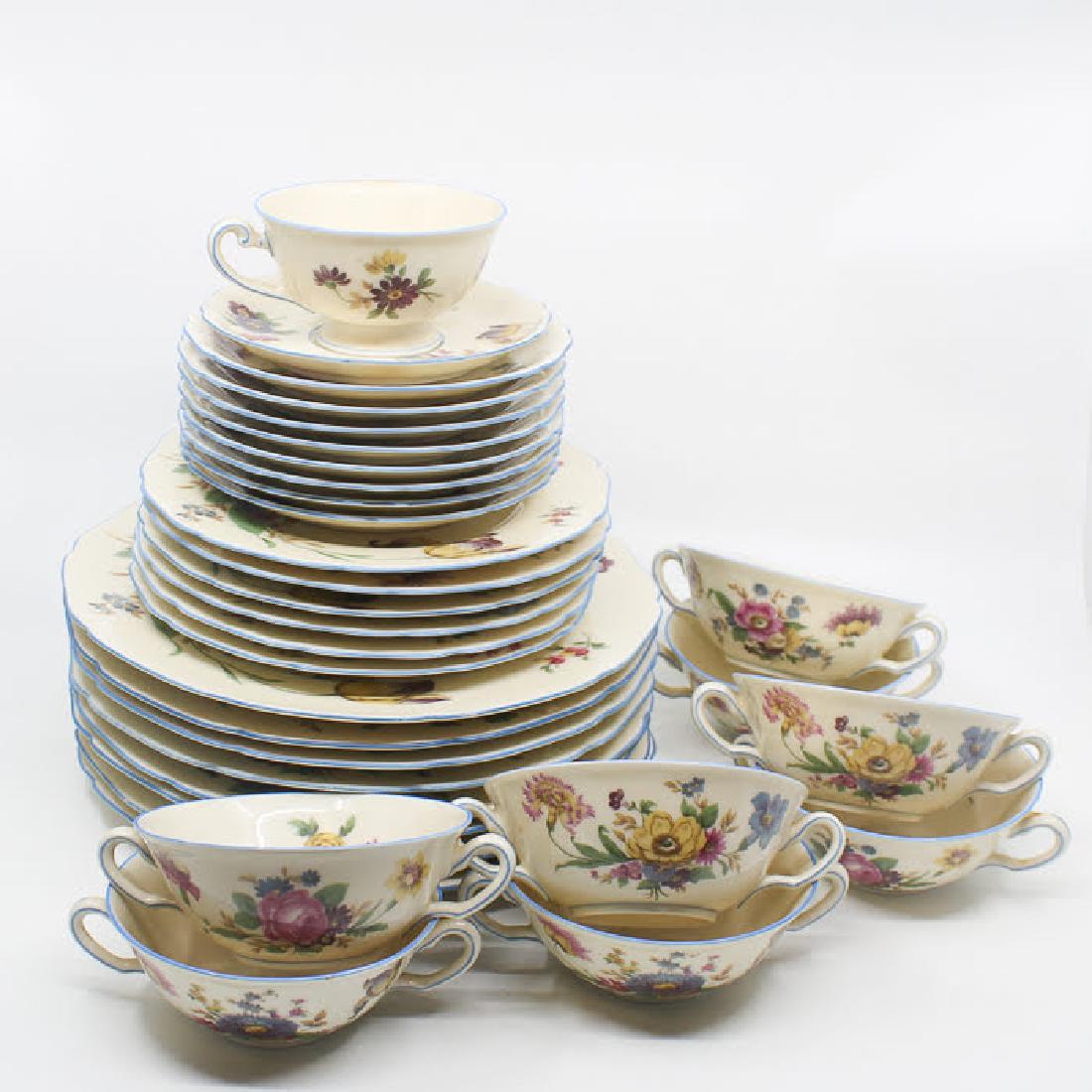 Antique Hutschenreuther Hohenberg Bavaria China Set: An antique Hutschenreuther Kohenberg Bavaria china set. This set includes 32 pieces. Each is marked "Hutschenreuther Kohenberg Bavaria 9645 817 96" on the underside. Dimensions: 2.25 x 10 x 10 (for la