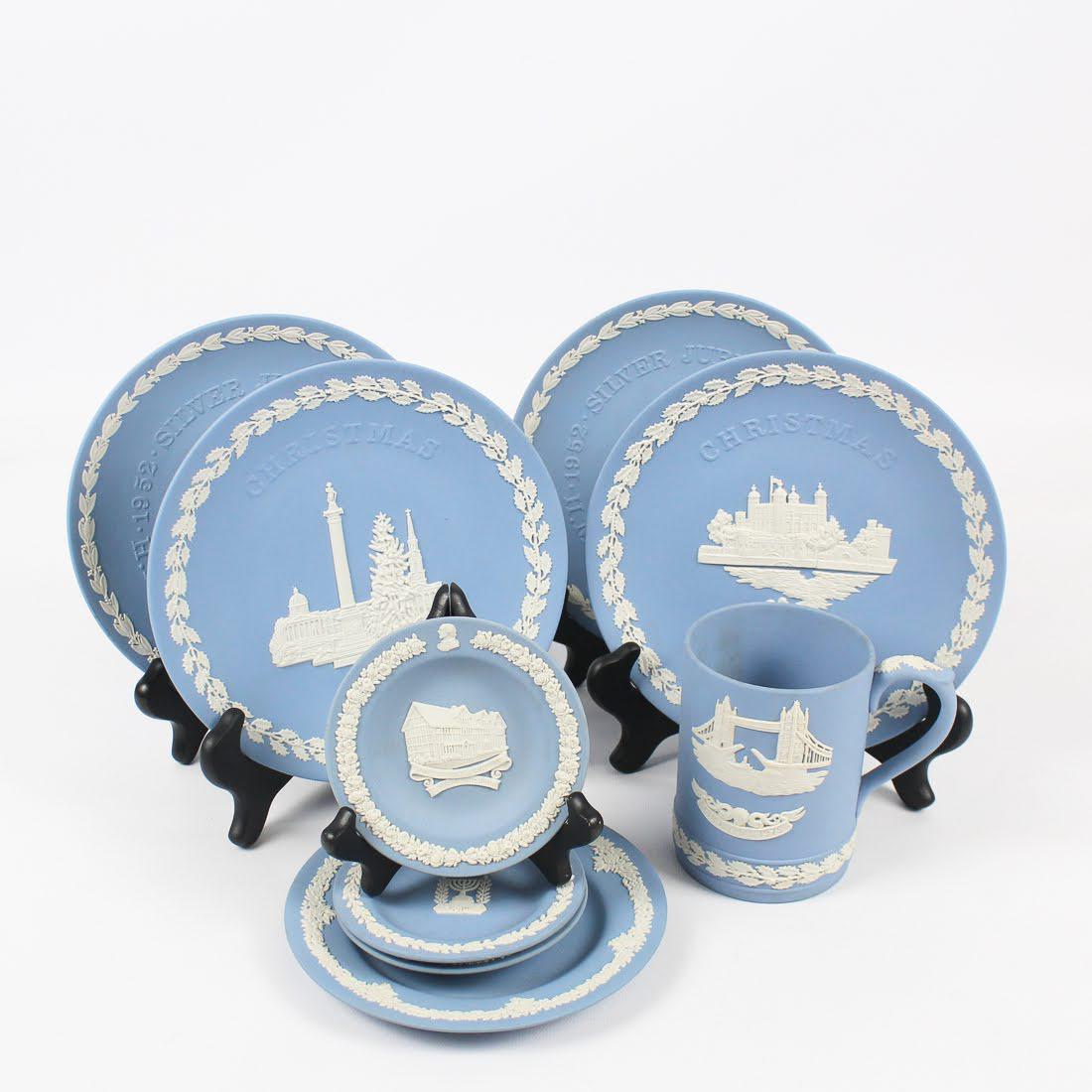 Wedgwood Blue Jasperware Plates: A grouping of Wedgwood blue jasperware plates. This lot includes two limited edition Silver Jubilee 1952 - 1977 plates, one Christmas 1970 plate, one Christmas 1973 plate, one Shakespeare's Birthplace
