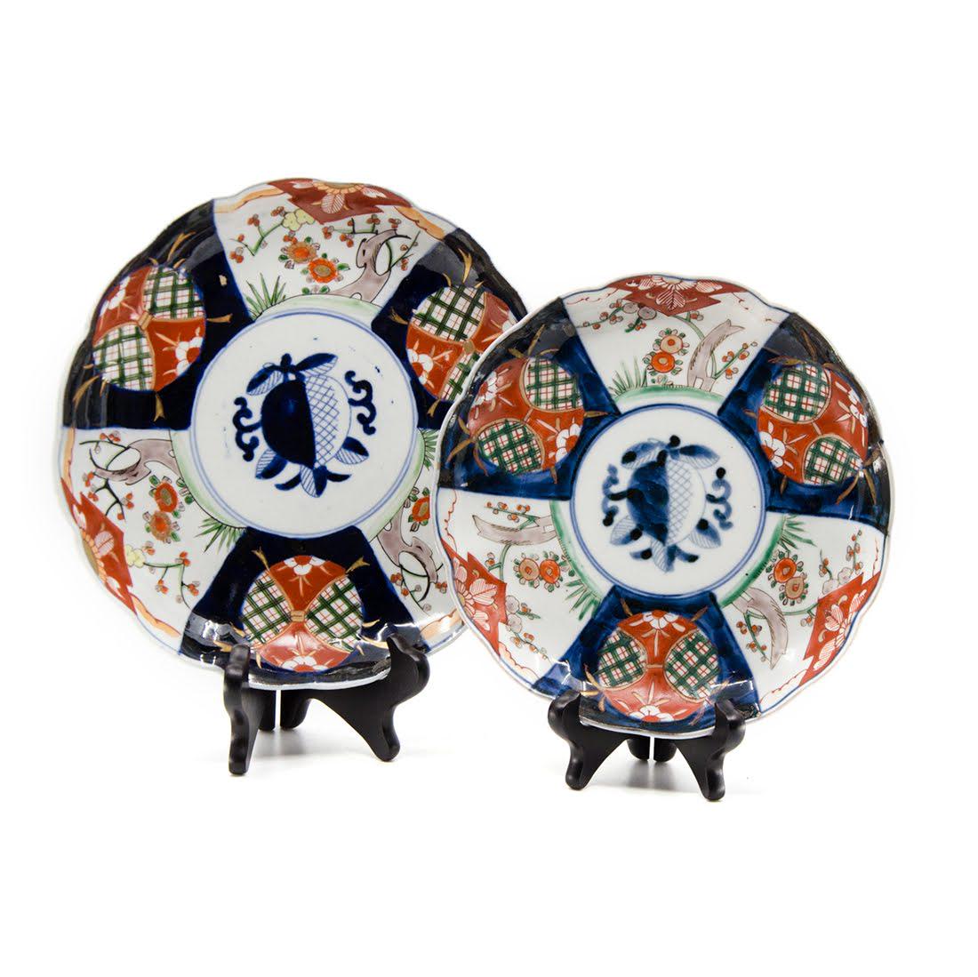 Set of Two Antique Imari Porcelain Serving Plates (1 of 20)