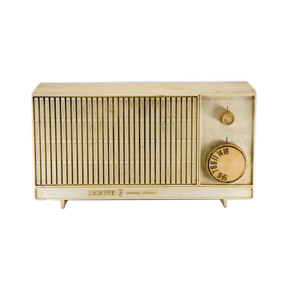 MCM Zenith Solid State Radio (1 of 6)
