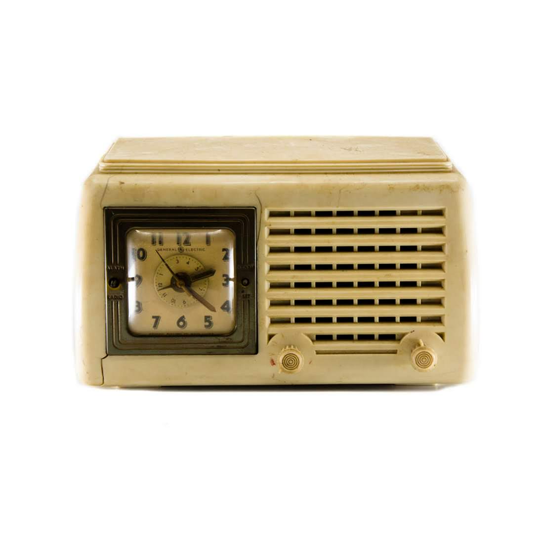 Art Deco General Electric Tube Radio Clock (1 of 7)