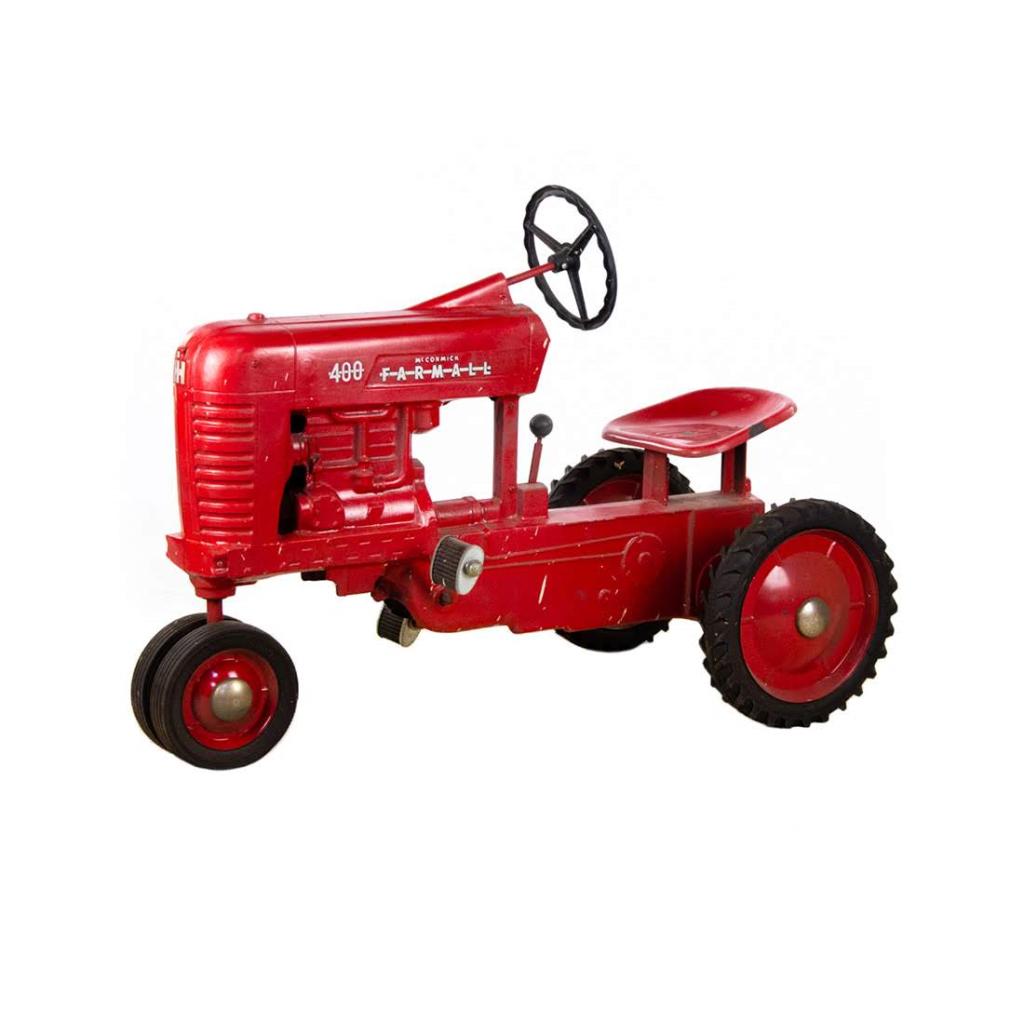 McCormick Farmall MF 400 Pedal Tractor Eska (1 of 8)