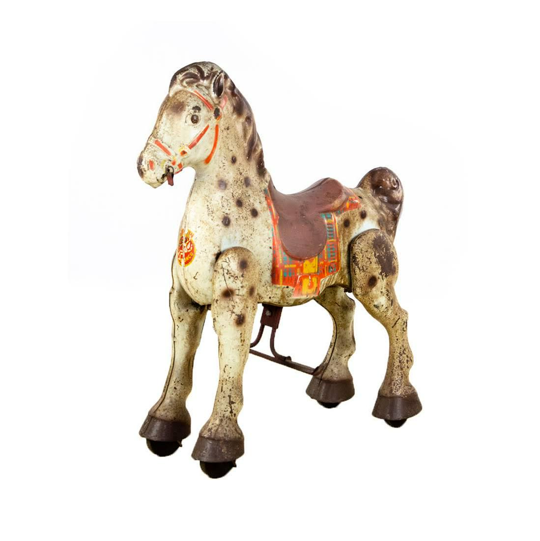 mobo riding horse