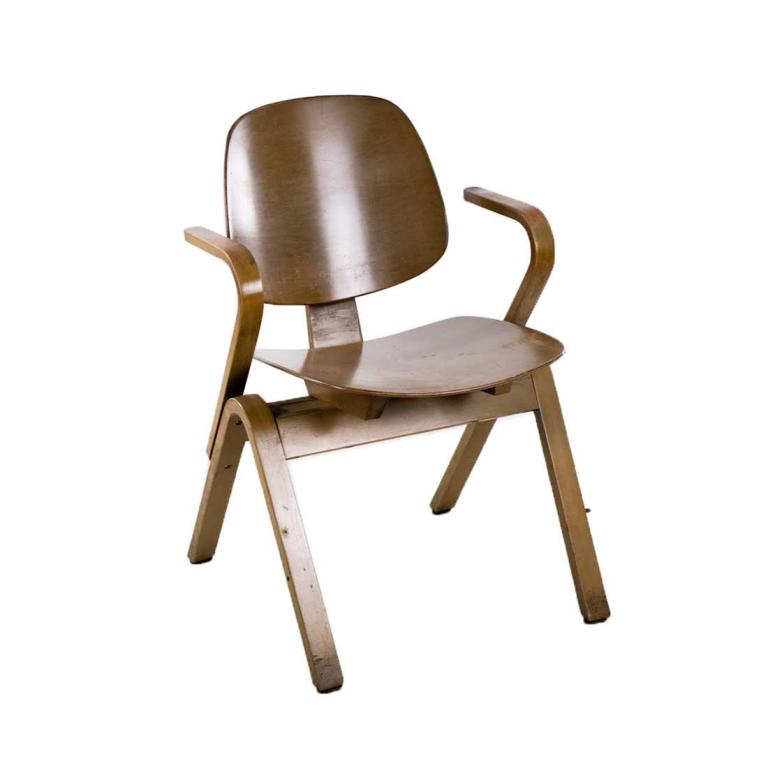 Thonet Mid-Century Modern Bentwood Chair: Mid-century Modern Thonet bentwood maple armchair designed by Joe Atkinson.