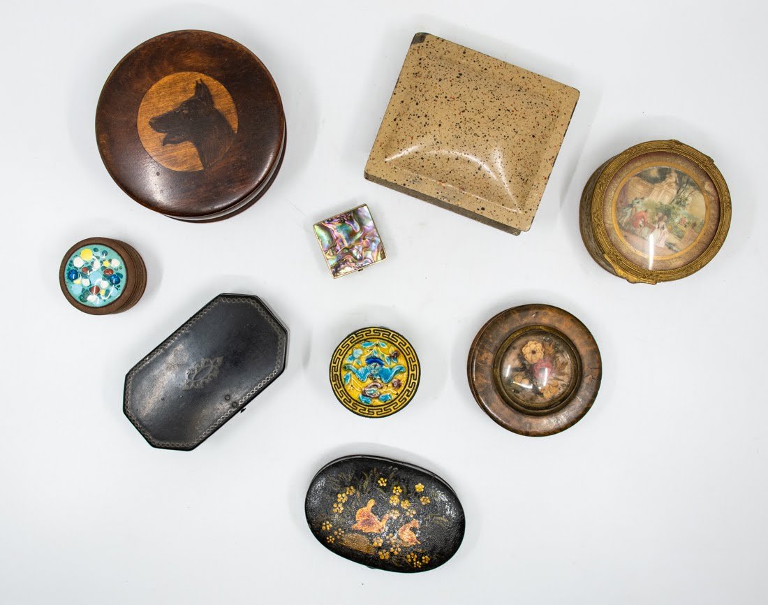 Collection of 9 Decorative Boxes: Collection of nine trinket dresser boxes varying in size and media. Largest wooden box // smallest wooden box measures 1.5" // .25" x 3.5" // 1" x 3.5" // 1"