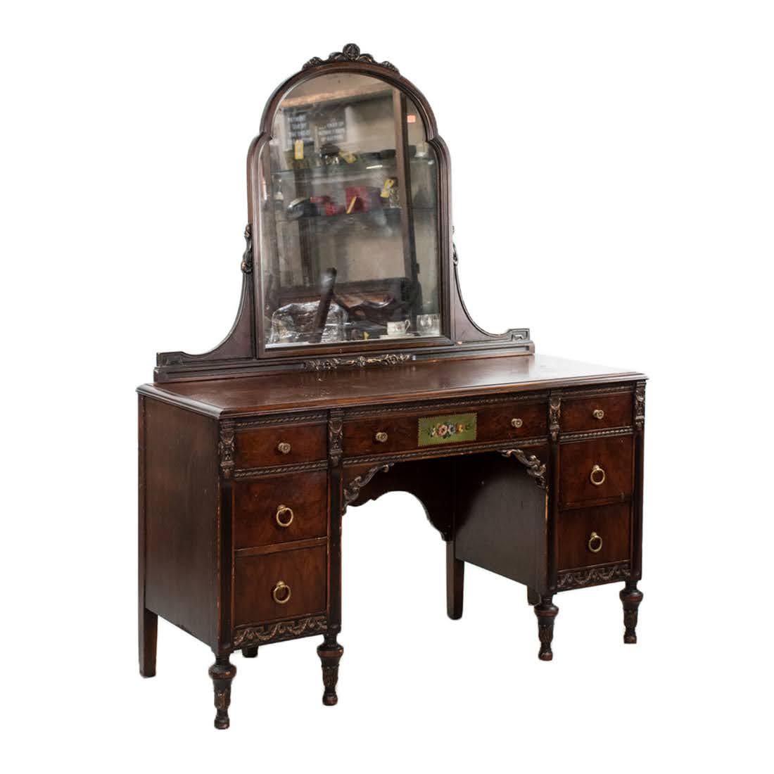 SLIGH French Louis XVI Style Tole Painted Vanity: A SLIGH Furniture Company French Louis XVI style tole painted vanity with brass pulls. Minor wear to surface of vanity and interior sides. Other minor wear is commensurate with age and use. Measures 6
