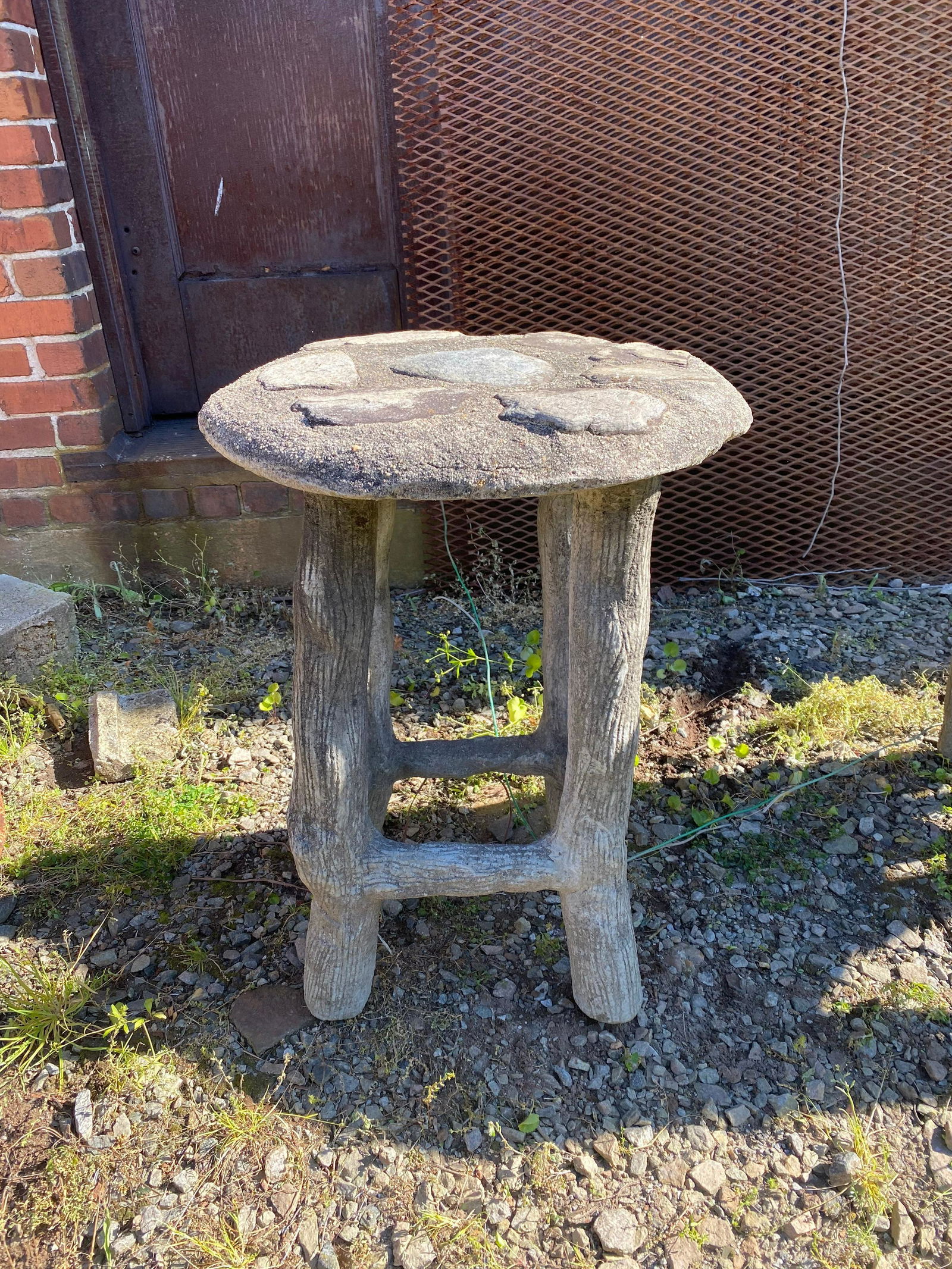 Faux Bois Concrete Side Table with Rock Decor (1 of 4)