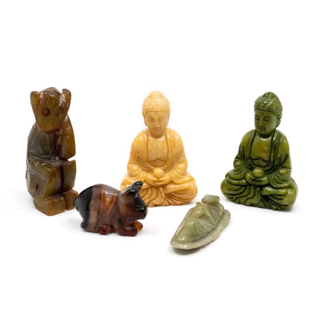 Group of 5 Chinese Semi Precious Stone Totems: A group of 5 Chinese totems of carved semi precious stone including 1 yellow agate dragon Bi circle, totem, 1 agate square totem depicting Hou Yi riding a dragon, 1 amber dragon and phoenix totem, 1 s