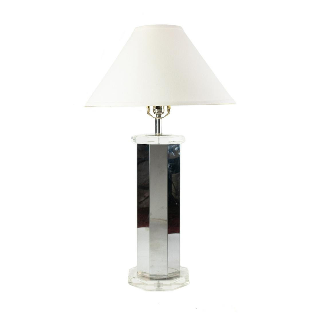 Modern Paneled Mirror and Lucite Hexagonal Table Lamp: A Modern paneled mirror and lucite hexagonal table lamp having lucite top and base. Includes white linen shade. Unmarked.