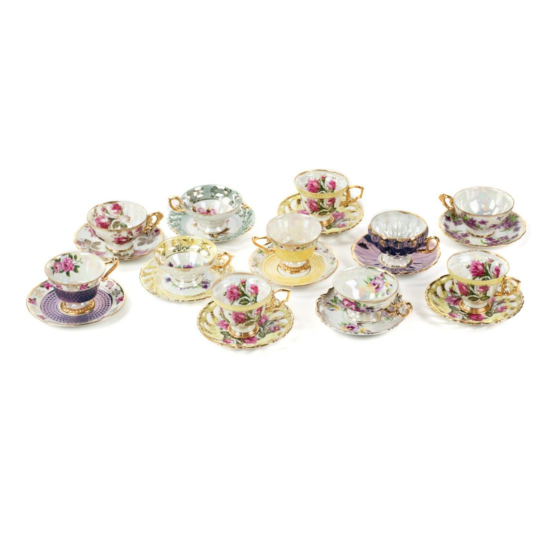 Grouping of 11 Japanese Porcelain Tea Cups and Saucers (1 of 13)