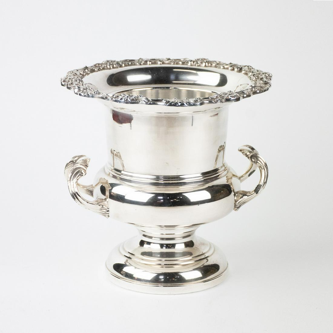 F.B. Rogers Silver Plated Champagne Bucket No. 7761 (1 of 17)