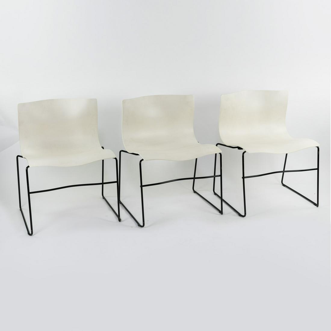 (3) Vignelli for Knoll White Handkerchief Chairs: A set of (3) three Lella & Massimo Vignelli for Knoll white fiberglass reinforced polyester 'Handkerchief' chairs on steel wire frame bases. Chairs retain original label on bottom. Seat height: 16.5"