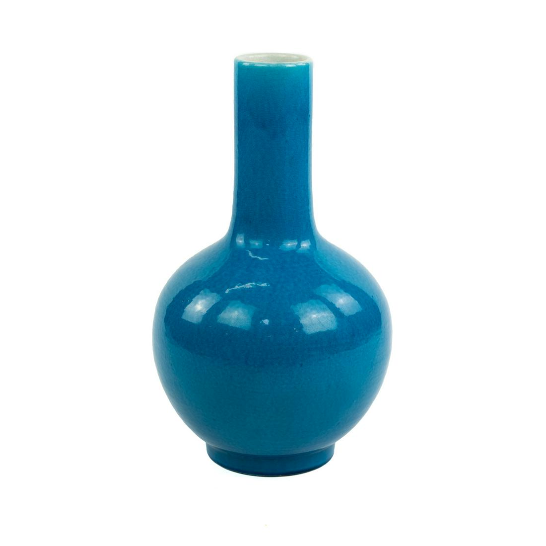 Chinese Da Qing Qian Long Blue Craquelure Vase (1 of 10)