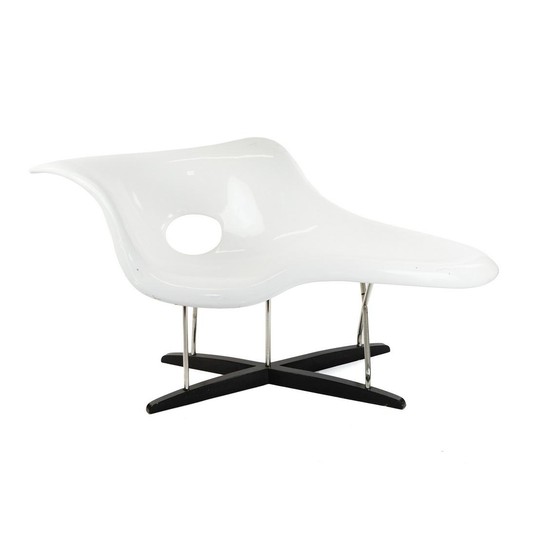 Attrib Charles & Ray Eames Vitra La Chaise Lounge Chair (1 of 13)