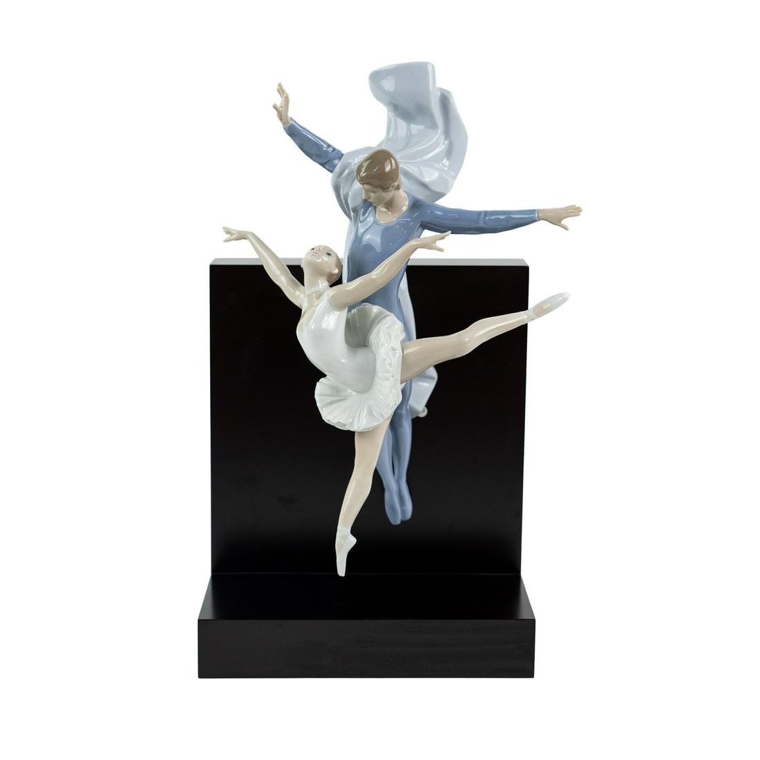 Lladro 'Graceful Moment' Dancers Figure Sculpture No. 6033 (1 of 11)