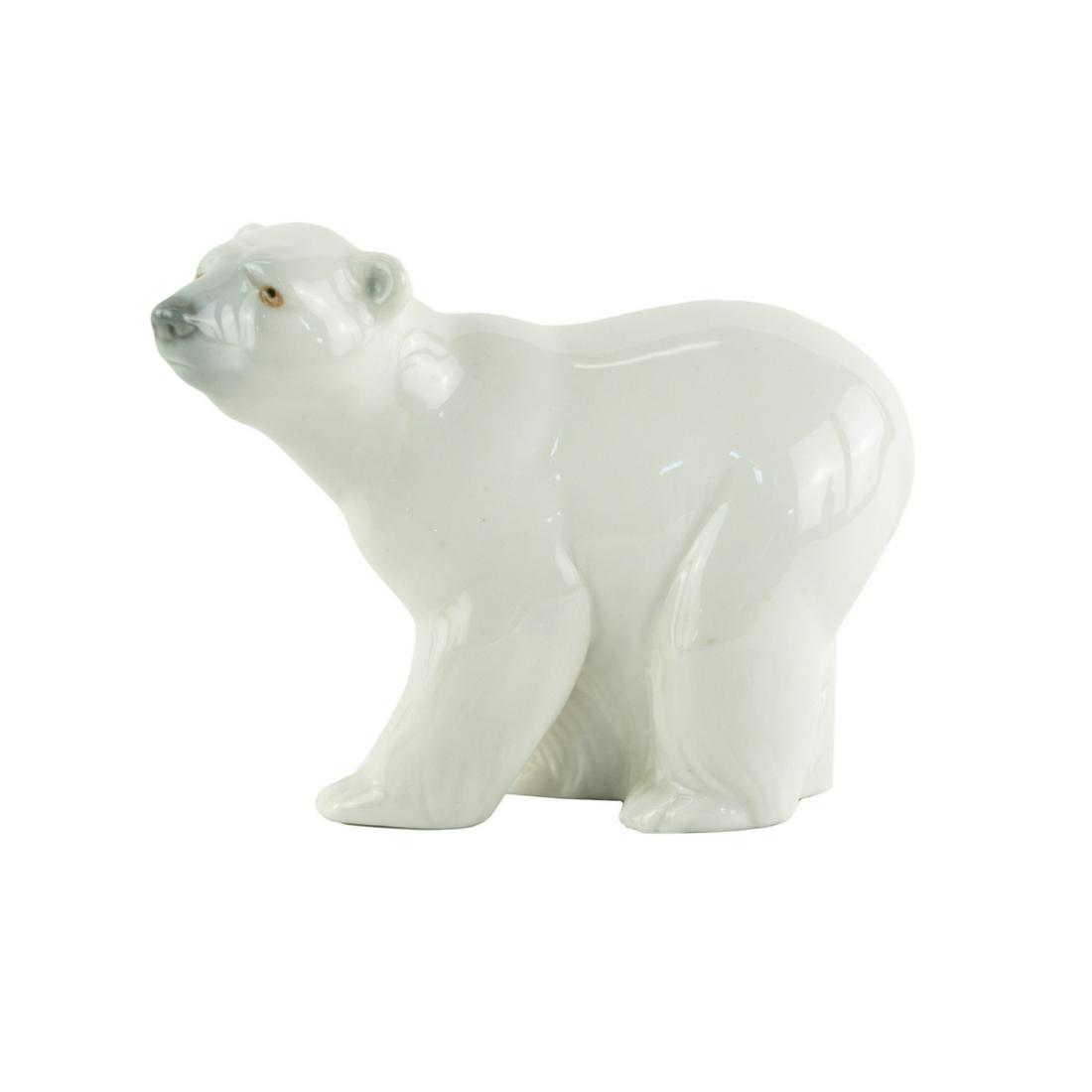 Lladro Attentive Polar Bear Figurine #1207 (1 of 5)