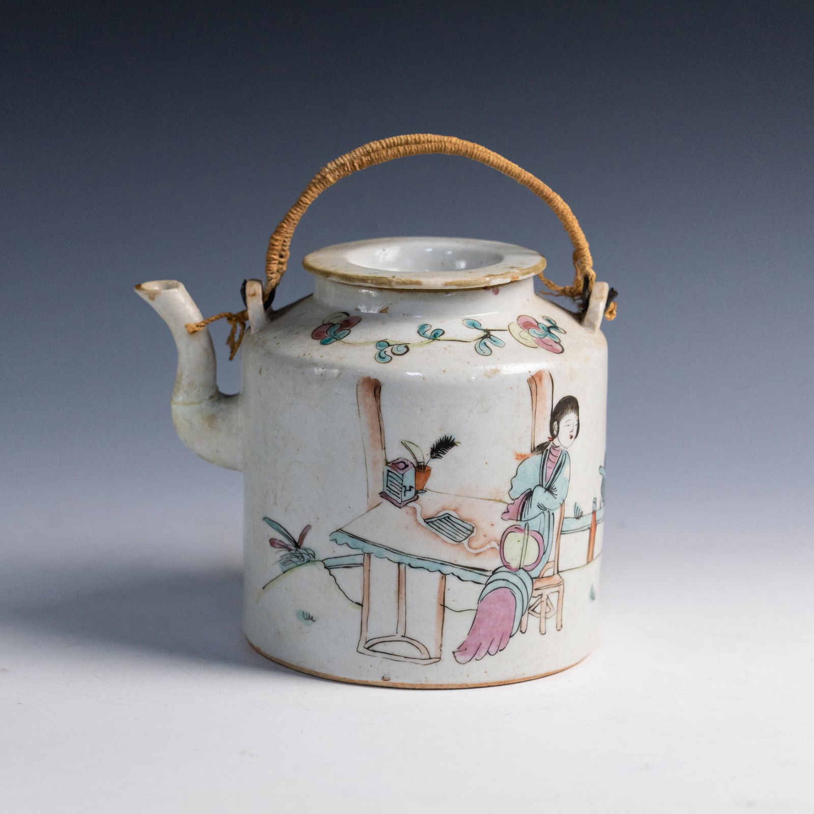 Chinese Porcelain Handpainted Teapot w/Lid (1 of 12)