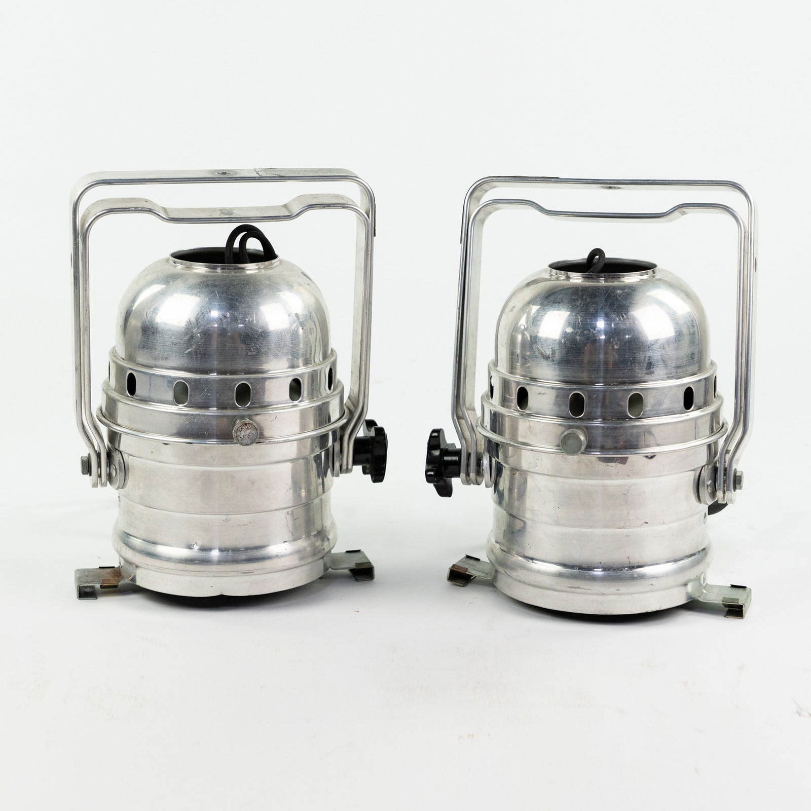 (2) Thomas Brand Aluminium PAR Can Stage Lights (1 of 4)