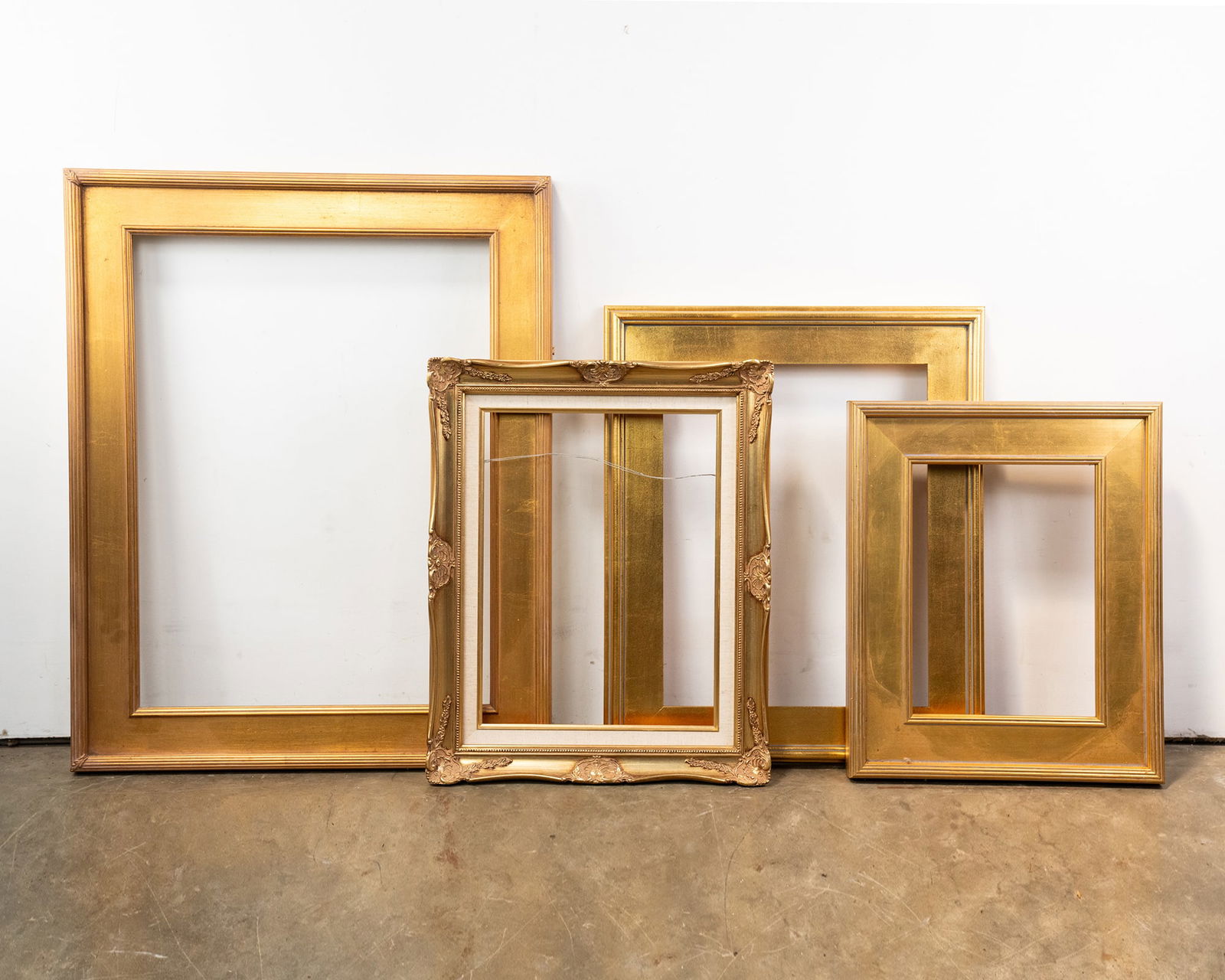 (4) Group of Vintage Gilt Frames (1 of 5)