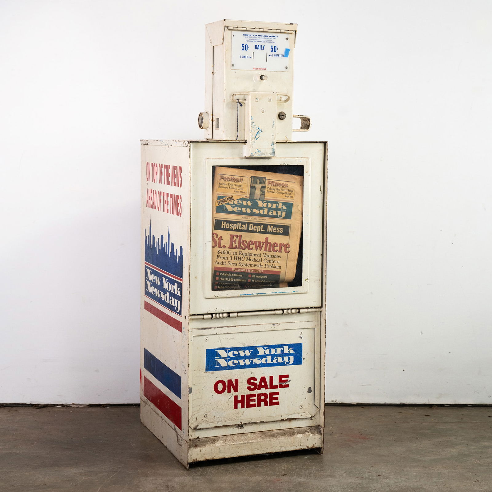 New York Newsday Newspaper Box Stand (1 of 6)