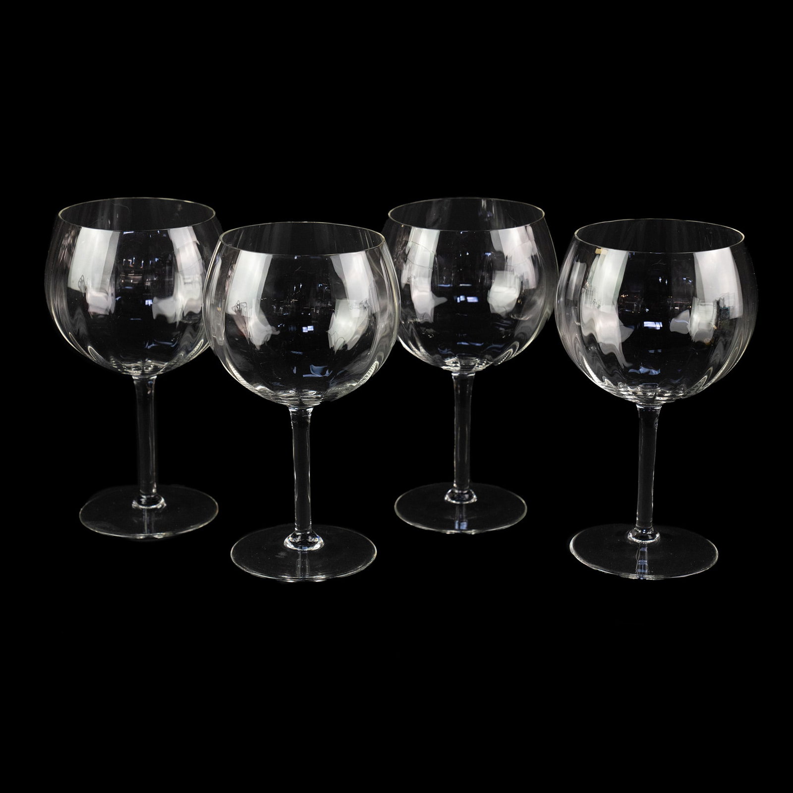 (4) Set of Crystal Wine Glasses: A set of (4) crystal wine glasses. Unmarked