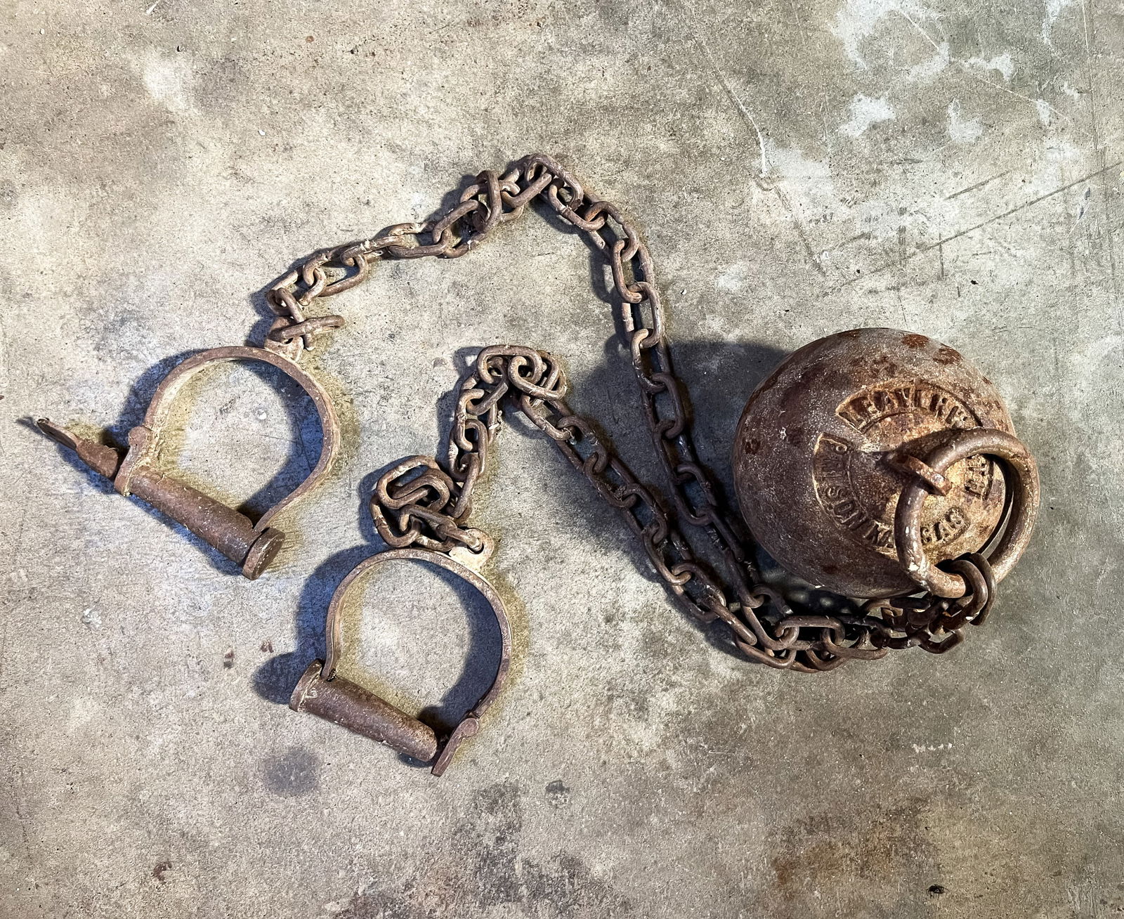 Fort Leavenworth Prison Cast Iron Ball & Chain (1 of 3)
