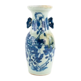 Chinese Republic Period Blue and White Porcelain Vase