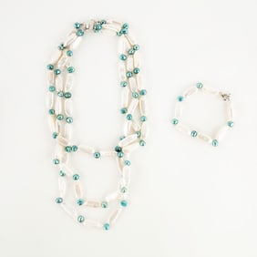 Freshwater Pearl Necklace and Bracelet Set